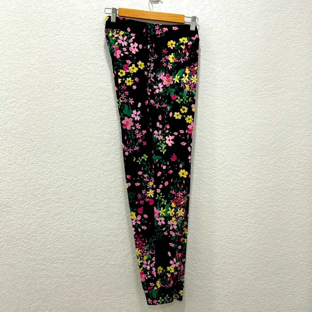 Raley & Rae Ladies Black Floral Pants Size M